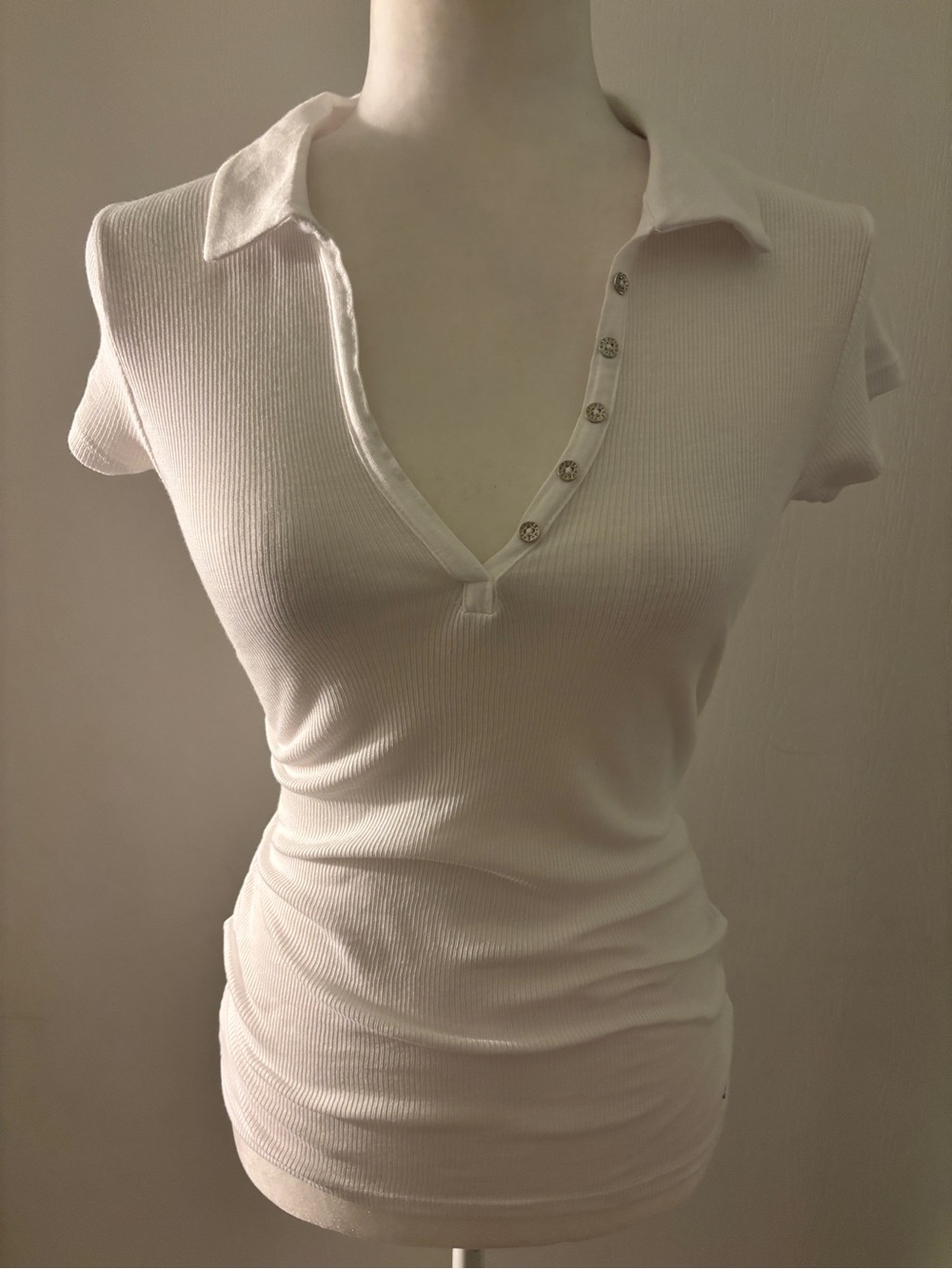 Guess White Ribbed Polo V-Neck Tee - Picture 2 of 8